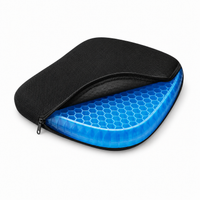 Coussin Bien Calé : housse en tissu respirant amovible et gel alvéolé bleu visible sous la fermeture éclair